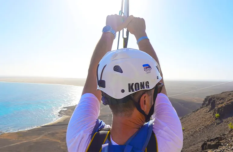 Zipline Cabo Verde, Fly over the ocean on Sal Island