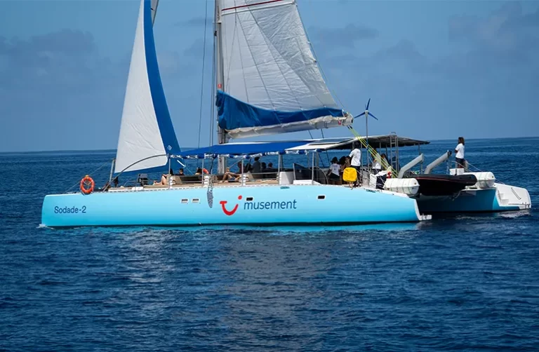Lounge Catamaran Sodade Tour Boa Vista